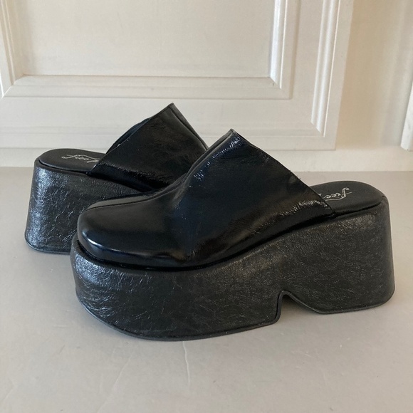 Free People Disco Dawn Platform Black Patent Leather Mules Sz 38 - Picture 1 of 8